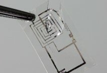 Foto sin fecha de la revista Science donde se ve una gota de agua disolviendo un circuito eléctrico. Científicos han creado dispositivos electrónicos experimentales solubles en el cuerpo humano que podrían ser utilizados con fines médicos, se informó el jueves 27 de septiembre de 2012. (Foto AP/Science, Instituto Beckman, Universidad de Illinois)