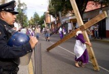 Vigilancia. Los policías se encargarán de mantener el orden ante cualquier eventualidad