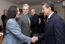 El presidente electo, Enrique Peña Nieto se reunió con intelectuales y especialistas en temas de cultura ante quienes se comprometió a diseñar una nueva política en el ámbito cultural. Foto: Agencia EL UNIVERSAL/Miguel Espinosa