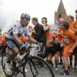 Colombiano trepa al 3er puesto en el Tour 