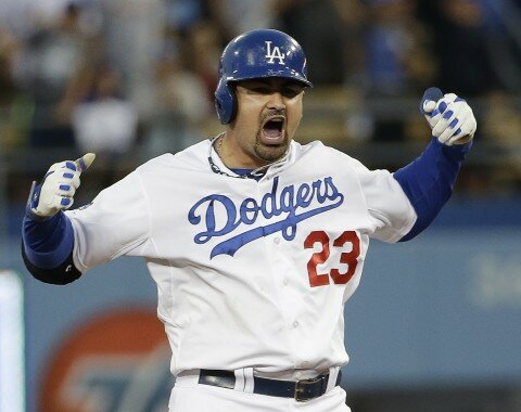 Reviven. El mexicano Adrián González conectó dos cuadrangulares, mientras que Zack Greinke dio a los Dodgers la actuación que necesitaban