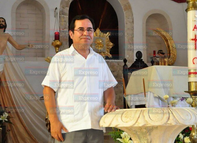 Misionero. El padre José Ricardo HernándezTinoco ha dedicado toda una vida a llevar el mensaje de Dios a los rincones de Campeche, así como a ayudar a las personas más necesitadas. 