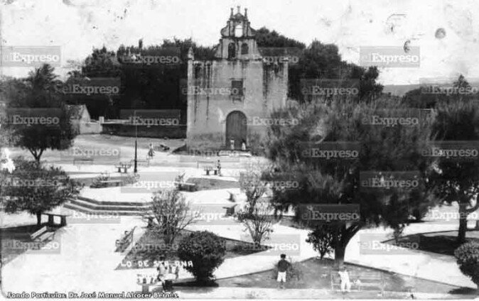 Iglesia y parque de Santa Ana. web_1