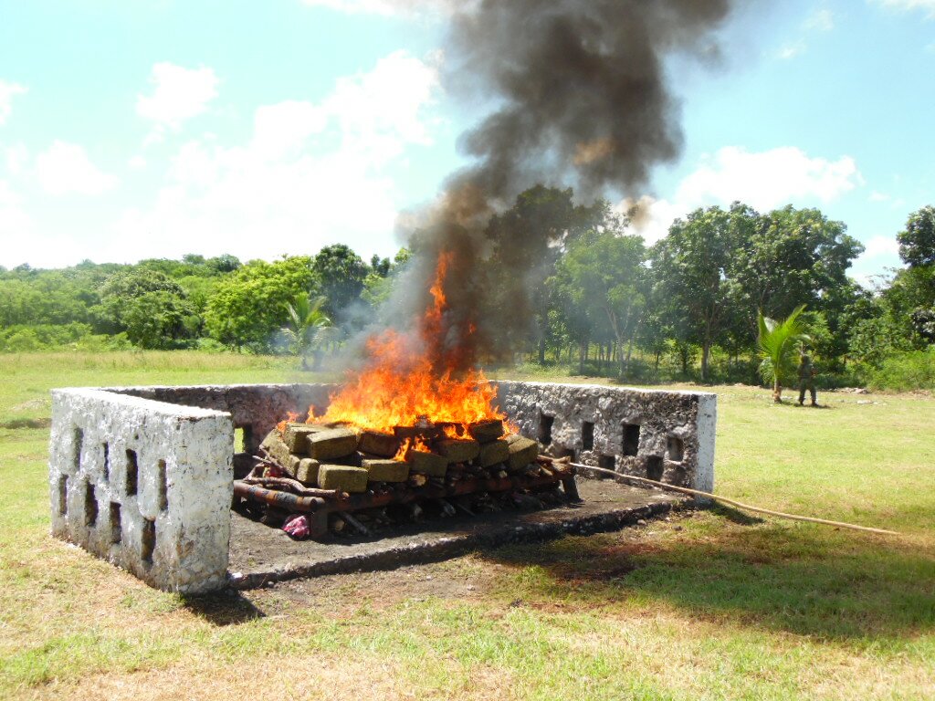 Incinera la PGR yerba, cocaína y psicotrópicos