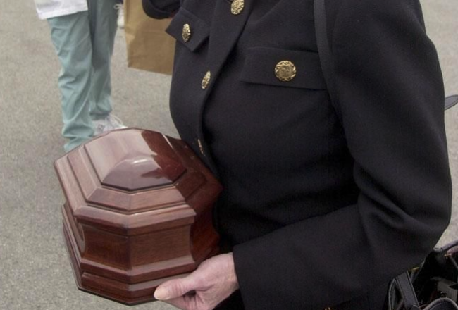 vaticano-prohibe-cenizas-dispersar