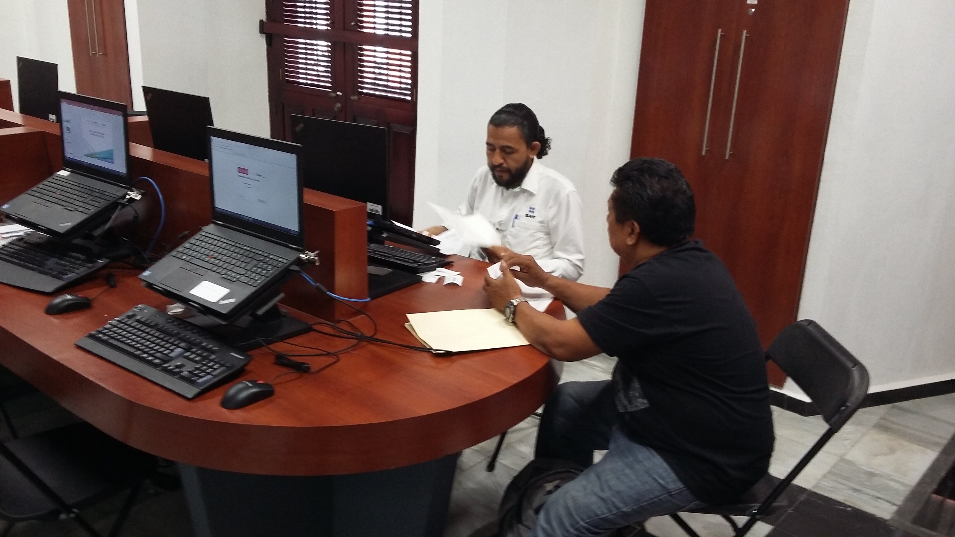 Presenta una nueva forma para declarar impuestos