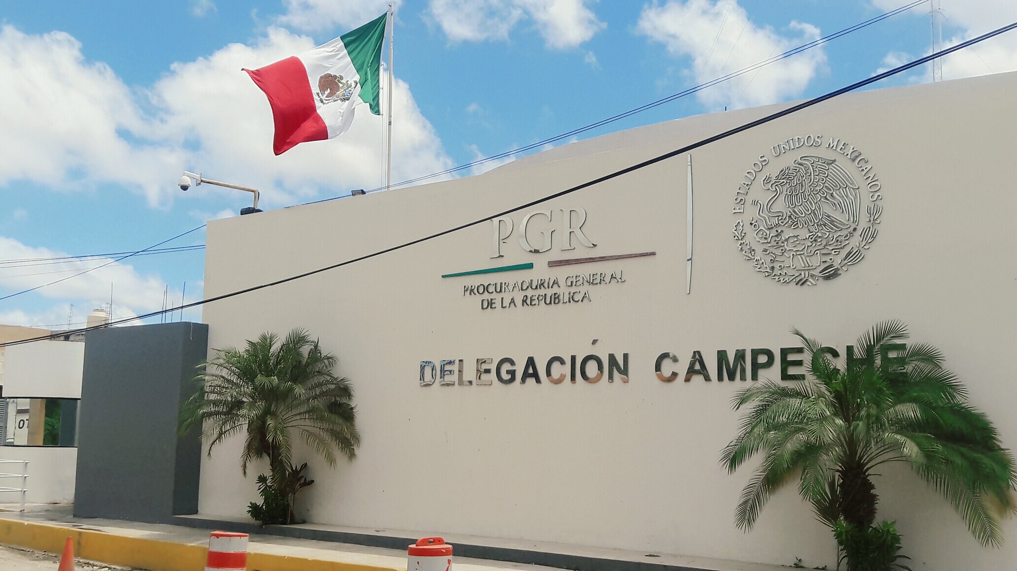 Carcome la corrupción a los partidos