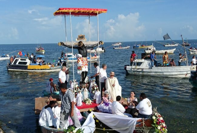 Se desbordó la fe en un mar apacible