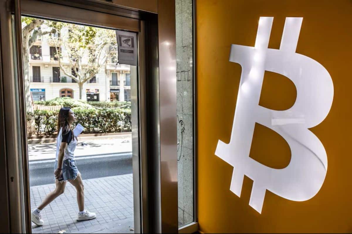El bitcoin se desploma al nivel más bajo en 7 semanas