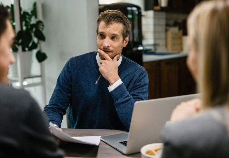 Han destruido mi vida gana 6 millones de euros en la lotería... pero lo pierde todo por un error bancario