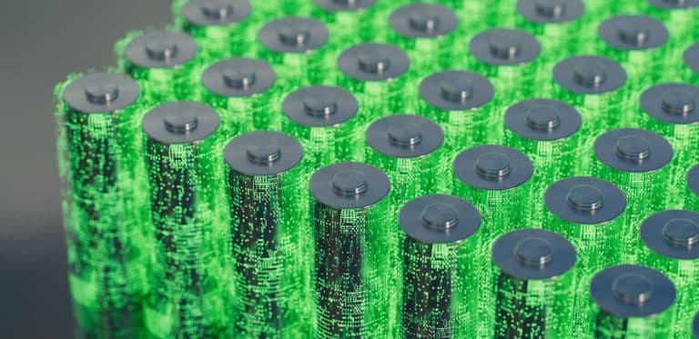 Una batería creada en el Reino Unido podría durar... 5700 años sin recargar
