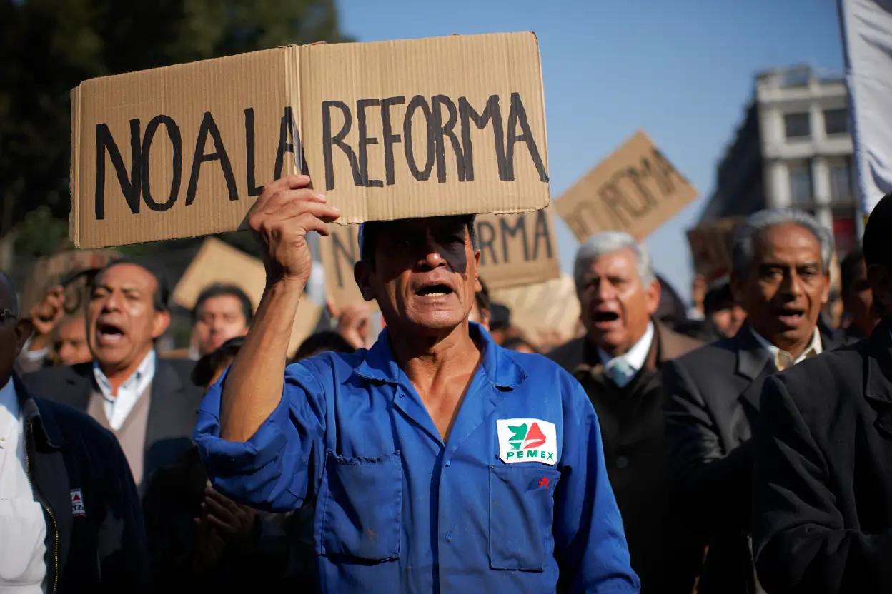 Sheinbaum Revela Reforma Constitucional 2025 Que Limita Pensiones De Pemex Y LyFC, Por Qué Importa