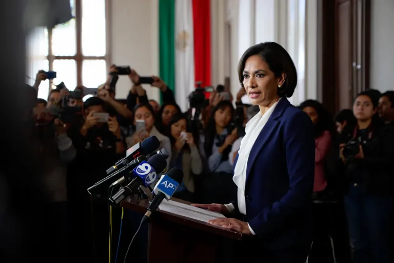 Sheinbaum Revela Reforma Que Limita Pensiones Millonarias En 2025 - Aquí Lo Nuevo