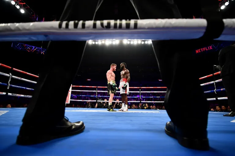 Canelo Vs Crawford En Netflix 2025: Qué Significa Para Tu Suscripción Hoy