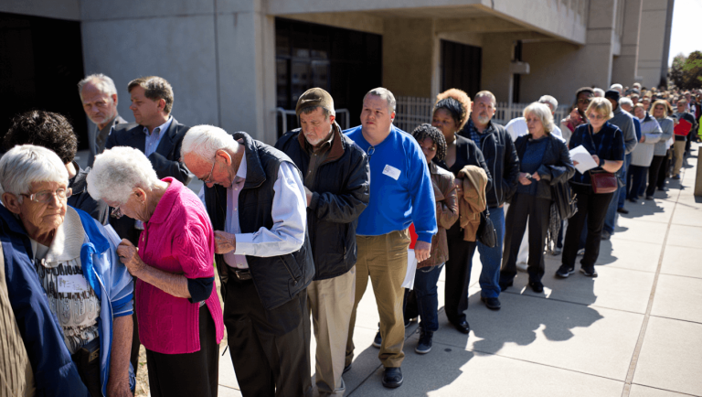 “Van y se forman para recibir el apoyo” Provoca Debate Nacional En 24/10/2025 - Qué Cambia