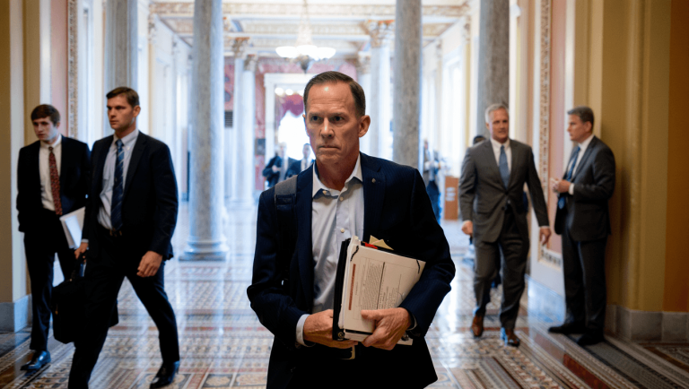 Senado Aprueba Tope a Pensiones Hasta 70,000 en 2026: Por Qué Importa Ahora