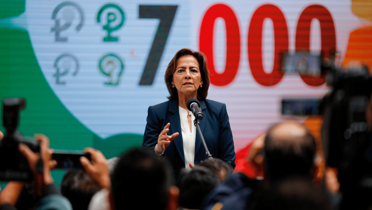 Sheinbaum Busca Topar Pensiones a 70,000 Pesos En 2026 - Aquí Lo Que Cambia