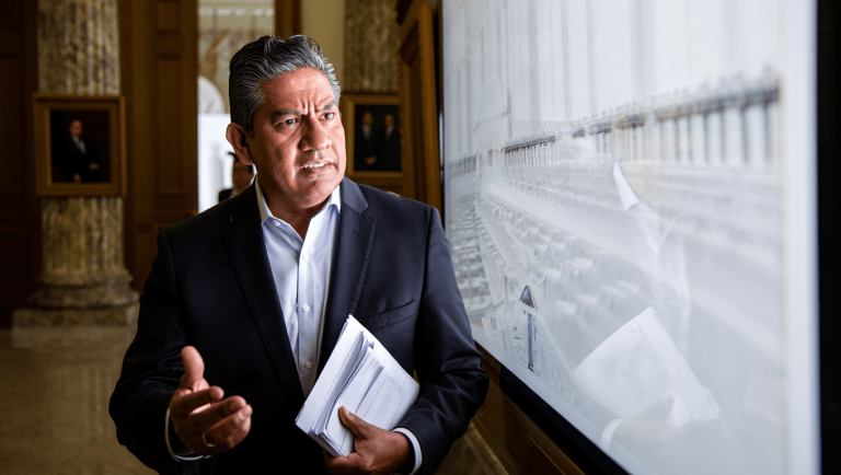 “Existe Miles De Personas Recibiendo Pensiones Estratosféricas” Divide Opiniones; Senado Acota 6,297 Pensiones En 2026