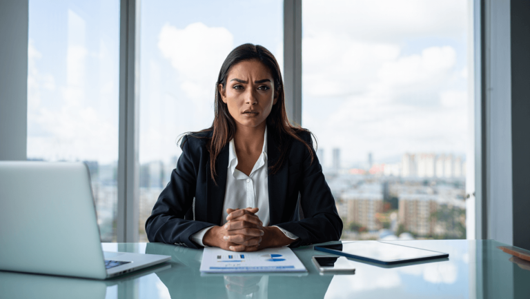 "Las Mujeres Rara Vez Invierten" Sacude Debate Ante 1.6% Fraude en 2026