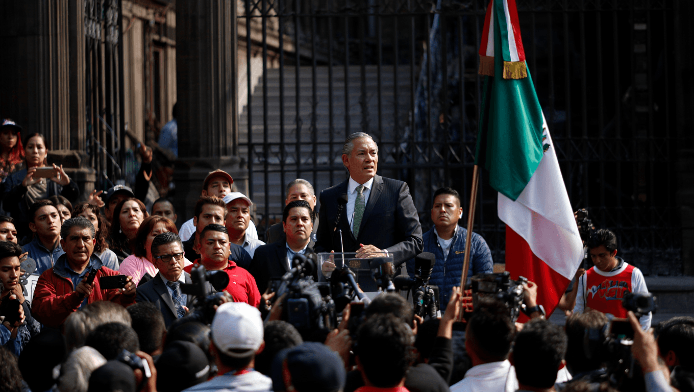 “Abajo Los Privilegios” Sacude El Debate y Promete Topes De 70,000 Pesos En 2026