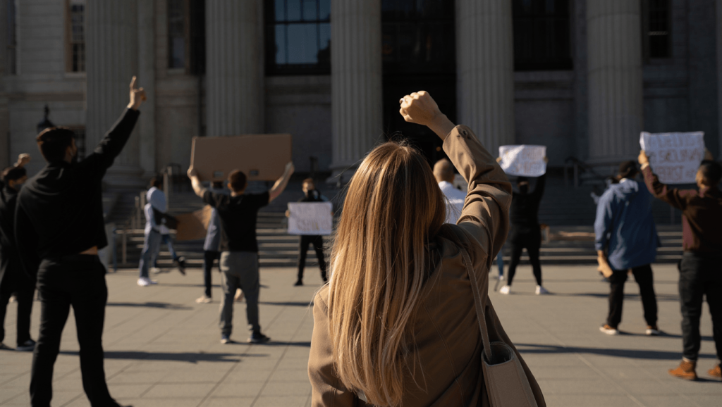 "Lo Que Vamos A Presentar" Incita Protestas; ¿Qué Cambia En 2026 Y Por Qué Importa?