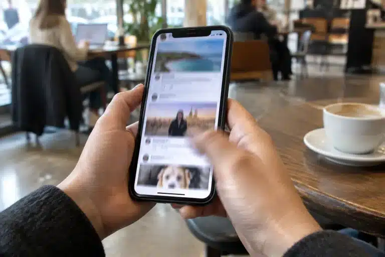 Generación Alfa: 52% borra apps por aburrimiento, 47% huye de anuncios