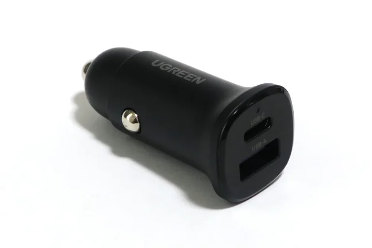 UGREEN 65W: en Amazon México cuesta $636 con cable retráctil